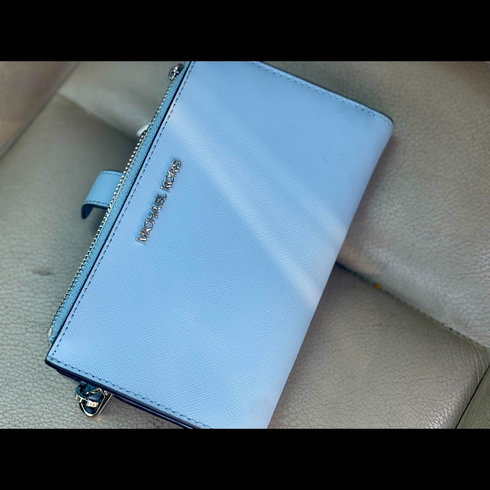 Adele Pebbled Leather Smartphone Wallet
